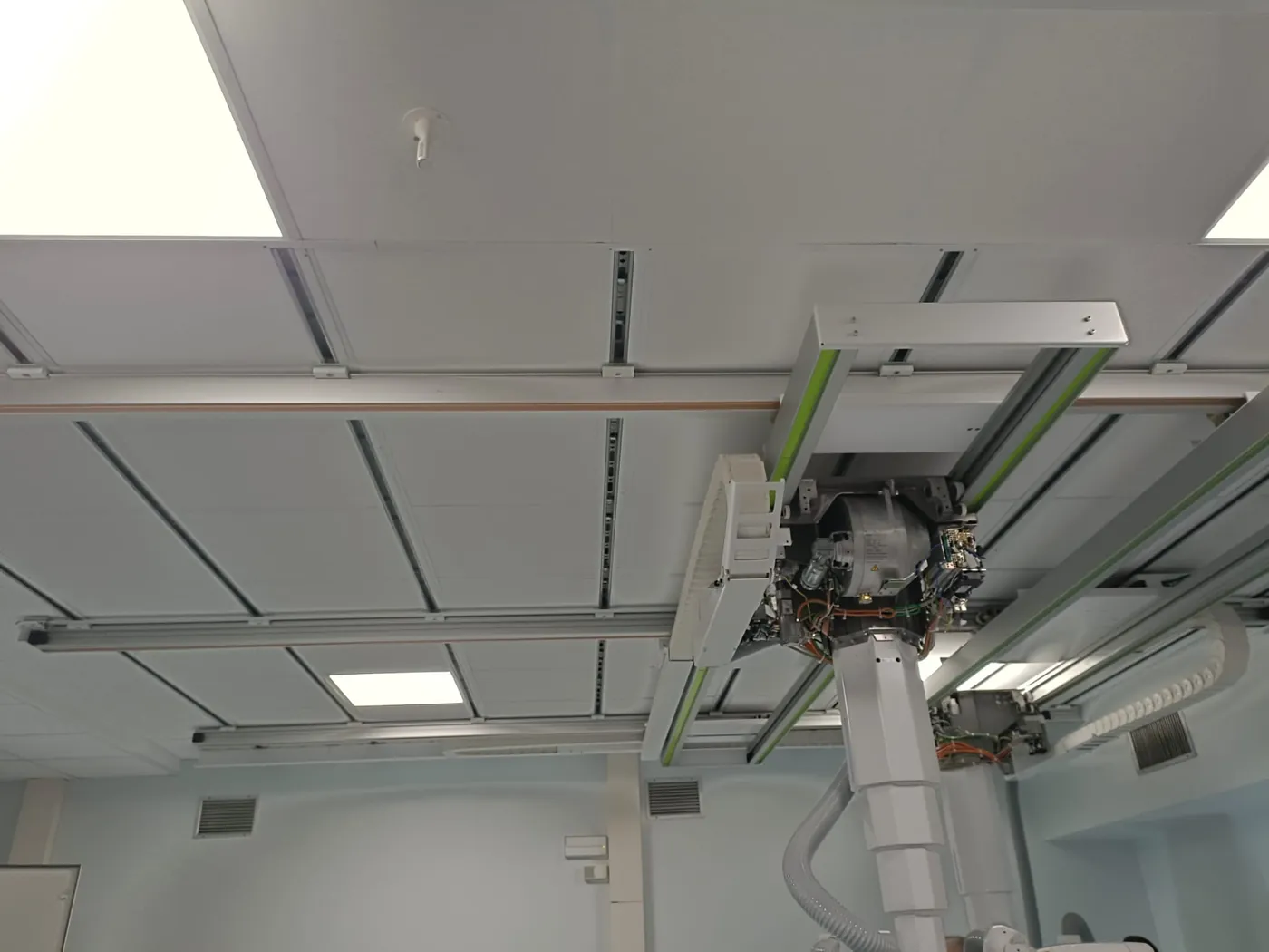 Le guide a soffitto, con il braccio